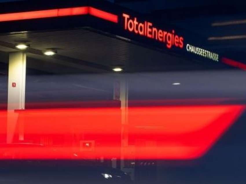 “TotalEnergies” tërhiqet nga projekti rus i naftës