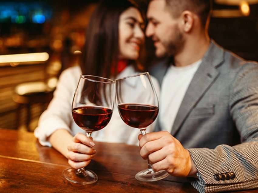 Çiftet që pinë së bashku janë më të lumtur, e dini pse?