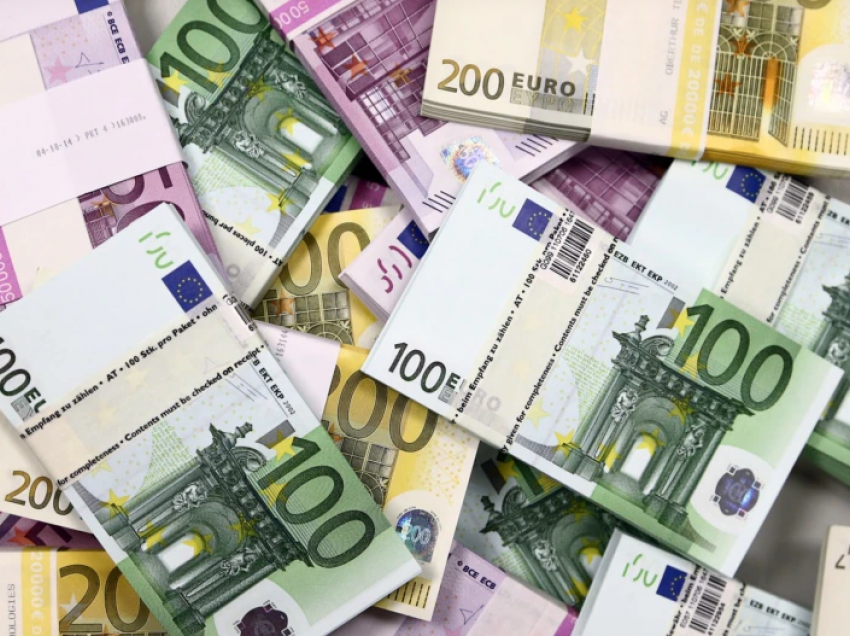 Bashkimi Evropian pranon zyrtarisht Kroacinë në eurozonë