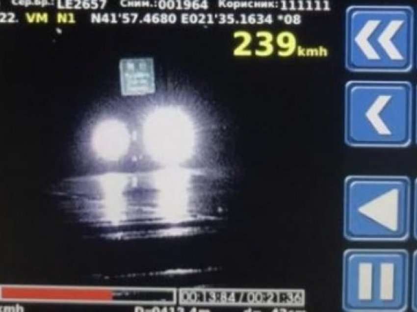 Policia e Maqedonisë kap shoferin duke vozitur me 239 km/h