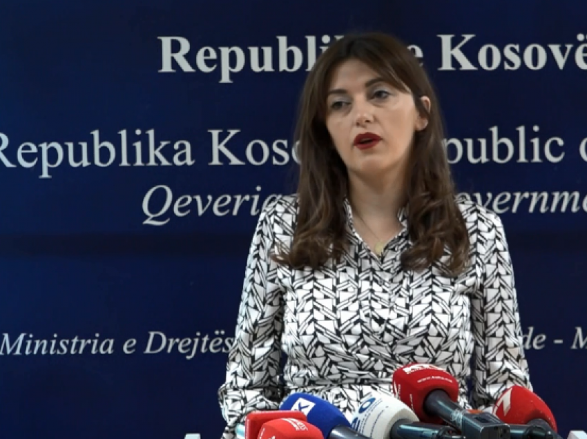 Ministrja Haxhiu thërret konferencë për media