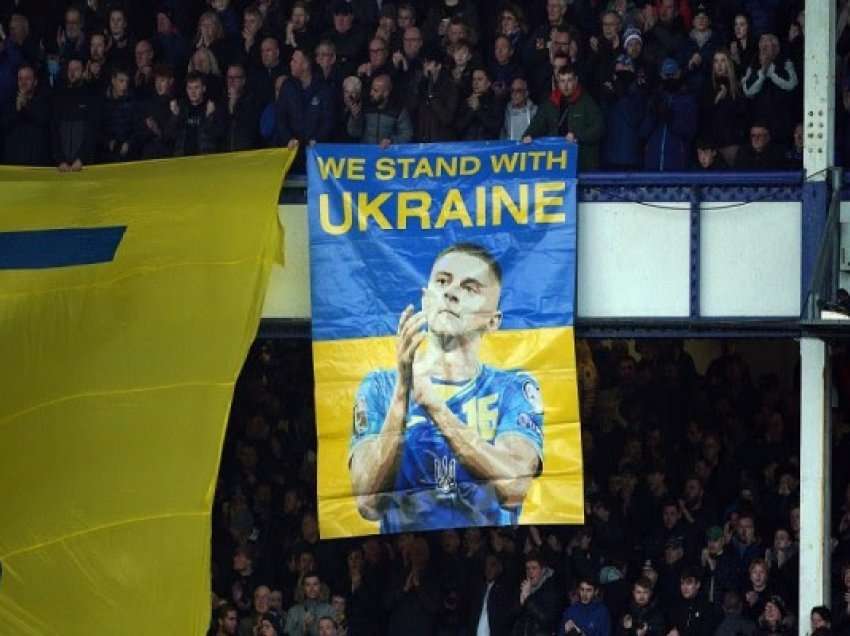 Evertoni u ofron bileta falas refugjatëve ukrainas për miqësoren me Dynamo Kyiv