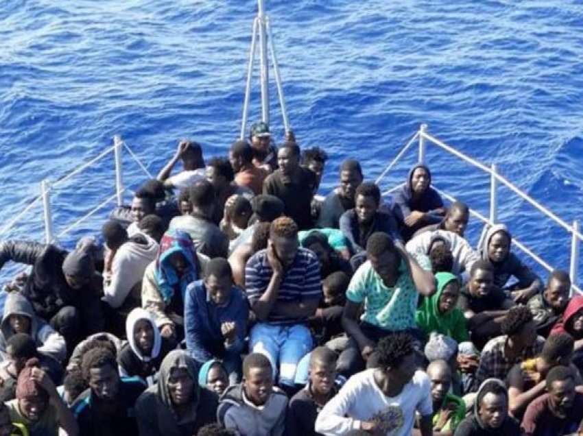 Shpëtohen rreth 700 emigrantë në brigjet italiane