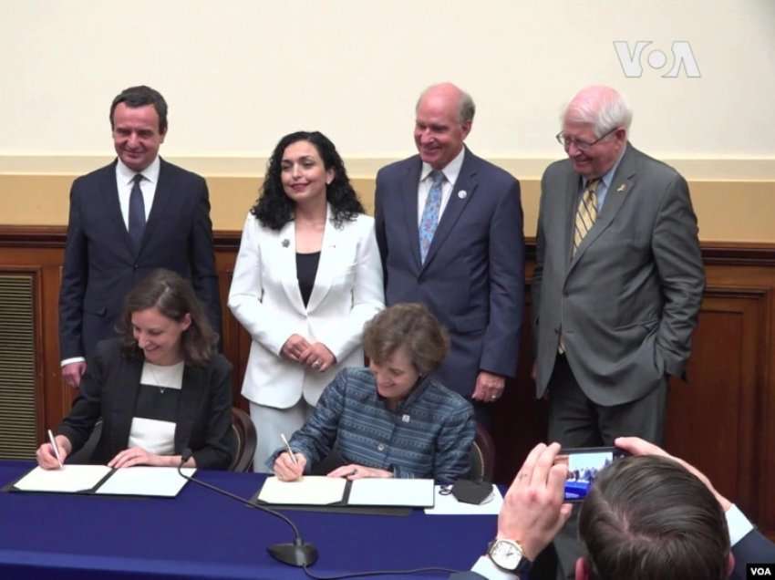 VOA/ SHBA, Kosova nënshkruajnë marrëveshjen prej 236 miliardë dollarësh në fushën e energjisë