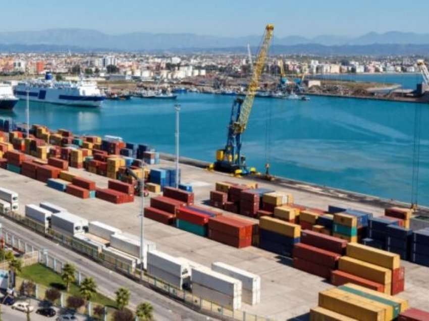 Bllokohen 3 automjete në portin e Durrësit/ Ishin të vjedhura në Francë, Itali dhe Britani. Pranga 53-vjeçarit