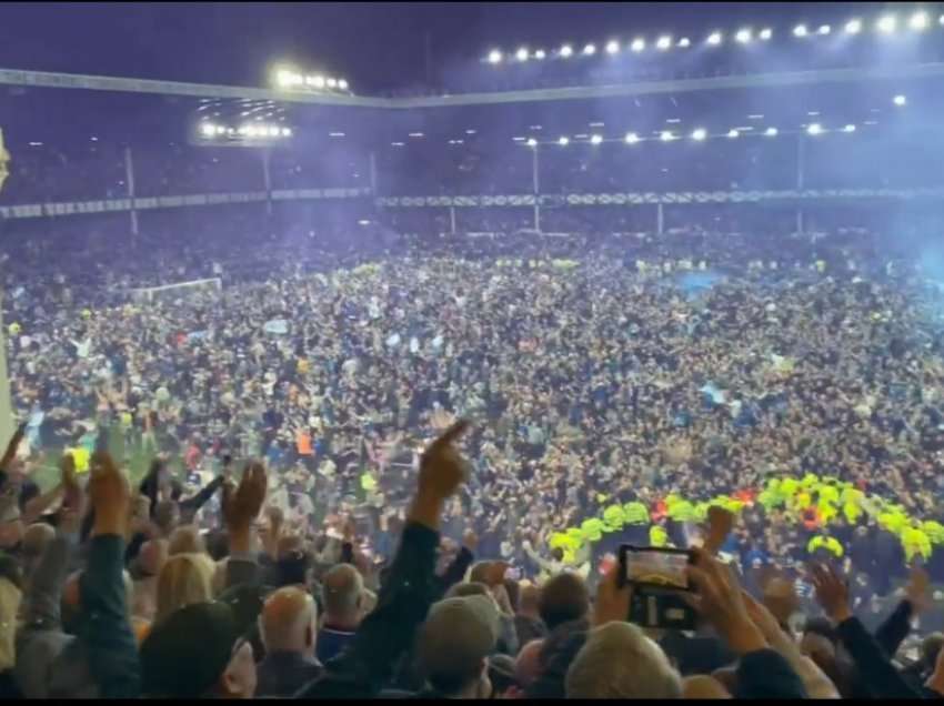 FC Everton: Hyrja në fushën e lojës është një sjellje kriminale 