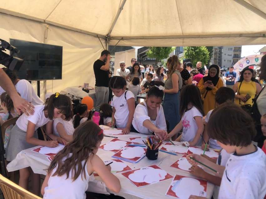 Nxënësit e “Handikos” vlerësojnë aktivitete e Komunës së Prishtinës me rastin e Ditës Ndërkombëtare të Fëmijëve