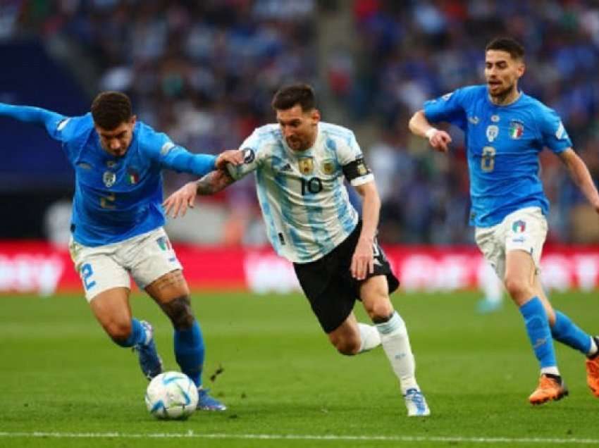 Mbyllet pjesa e parë, Argjentina në epërsi prej dy golash ndaj Italisë