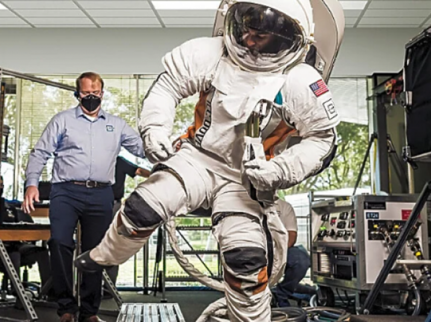 NASA po investon 3.5 miliardë dollarë për të prodhuar kostume të reja hapësinore