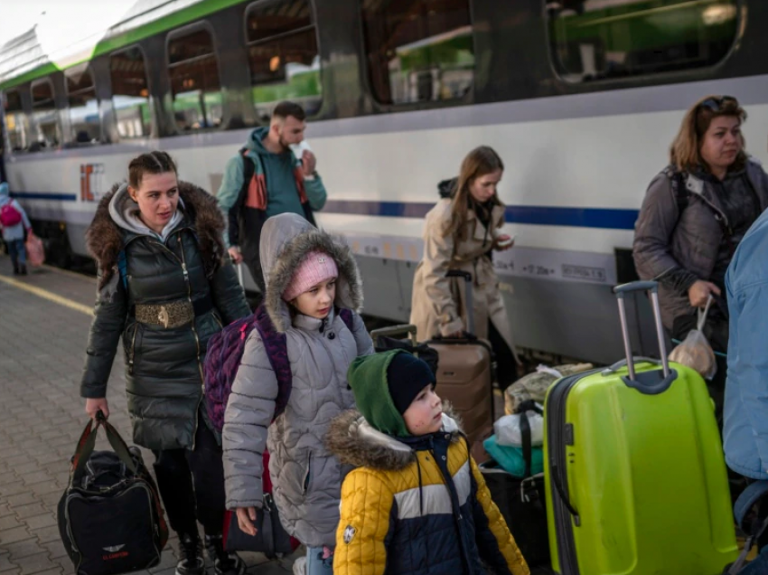 Numri i refugjatëve ukrainas në Poloni kalon 4 milionë