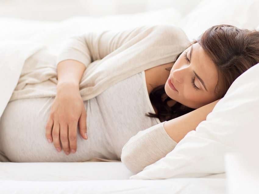 5 truke të vogla për të përmirësuar gjumin tuaj kur jeni shtatzënë