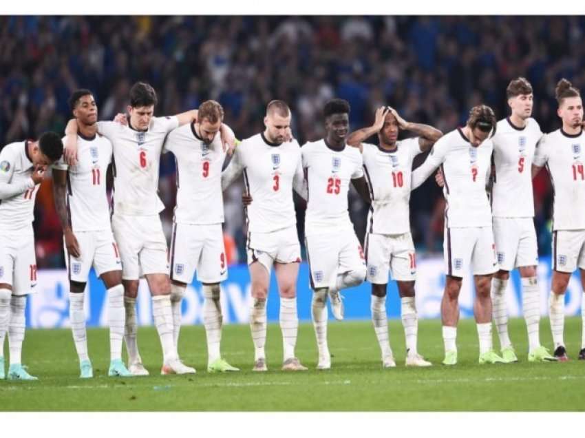 Cilët janë “viktimat” e racizmit, kryesojnë lojtarët e Anglisë