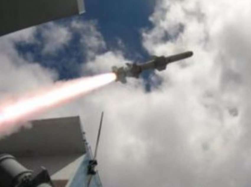 Ukraina shkatërron me raketa “Harpoon” anijen ruse
