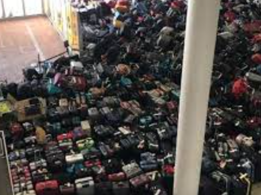 Bllokohet aeroporti i Londrës, kaos me bagazhet