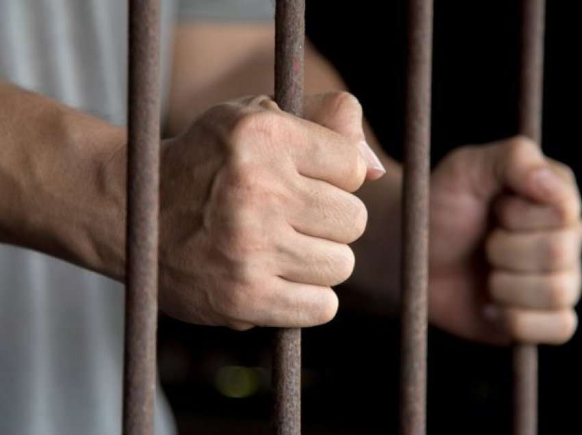 Zyberi: Të burgosurit në burgjet e Maqedonisë trajtohen me kërcënime