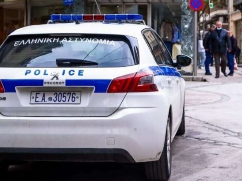 E ndoqën, e grabitën dhe më pas i morën jetën, 3 shqiptarë së bashku me 2 grekë akuzohen për vrasjen e 84-vjeçares në Greqi