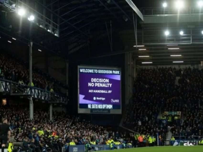Liga angleze i ka kërkuar falje trajnerit të Evertonit 