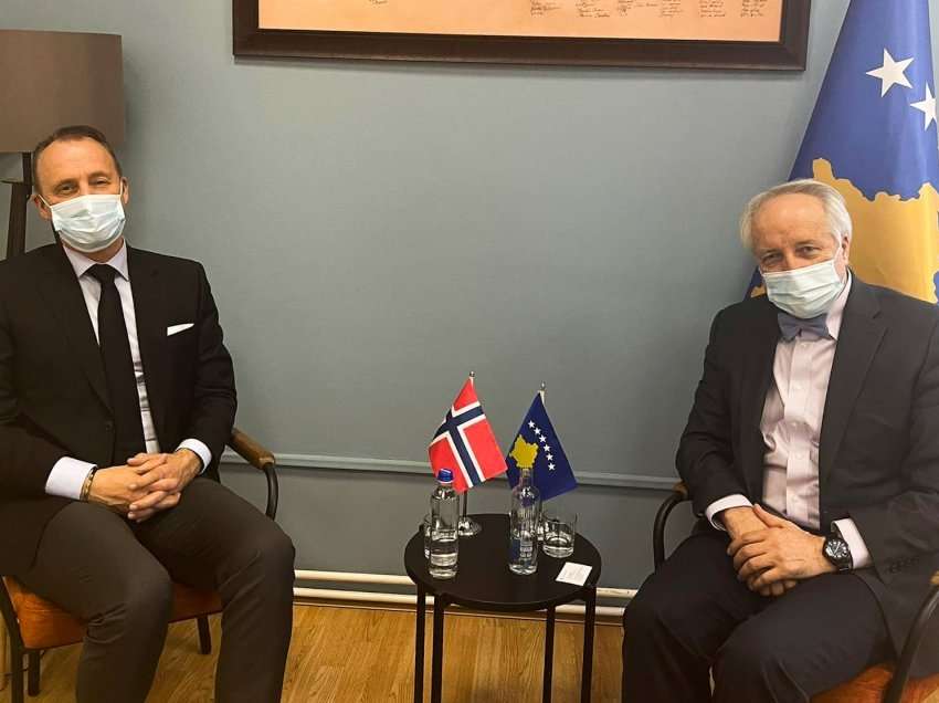 Latifi priti në takim ambasadorin e Norvegjisë, Jens Erik Grondahl