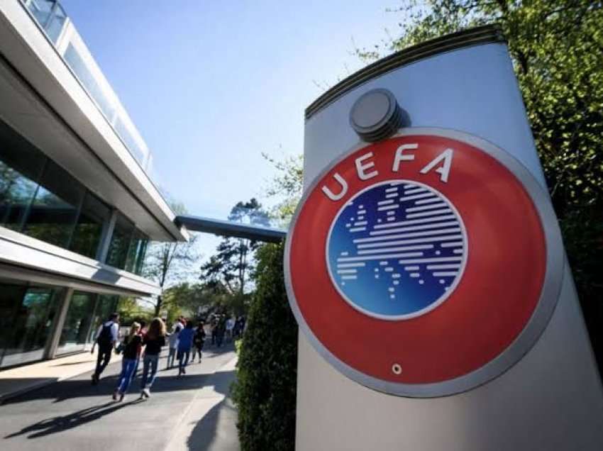 ​UEFA lejon regjistrimin e futbollistëve të rinj për shkak të krizës në Ukrainë