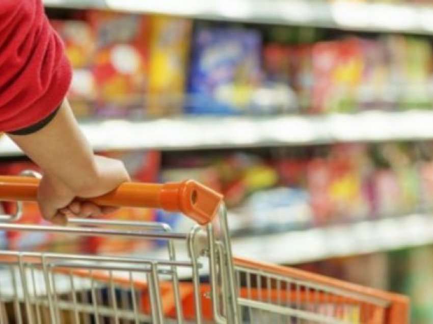 Trenovski: Zbrazja me panik e rafteve nëpër supermarkete mund të ndikojë në rritjen e çmimeve