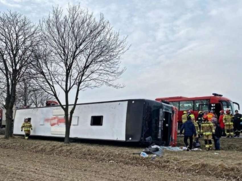 Një autobus me refugjatë ukrainas aksidentohet në Poloni - detajet