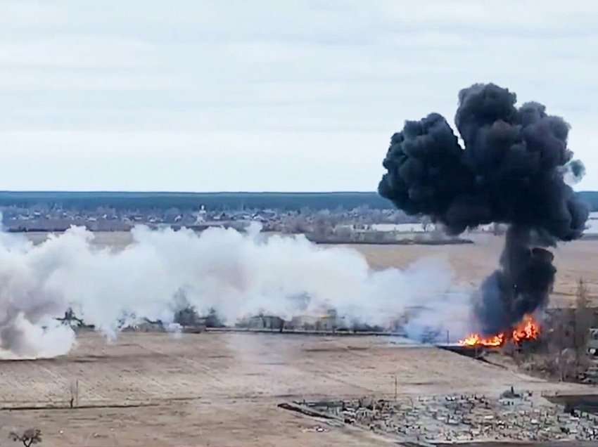 Luftë në ajër: Rrëzojnë dy avionë rusë dhe shkatërrojnë helikopterin afër Kievit, ja reagimi i ukrainasve