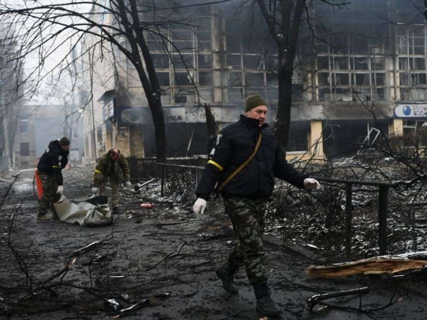 Mariupol “në prag të katastrofës humanitare”