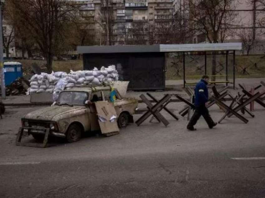 Kryetari i Mykolaiv thotë se trupat ruse po tërhiqen nga qyteti pas sulmit në aeroport