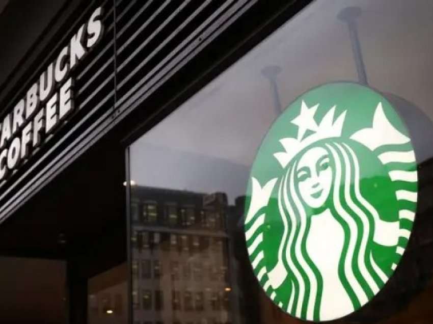 Starbucks pezullon të gjitha bizneset në Rusi