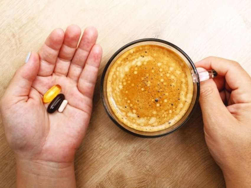 Çfarë ndodh me trupin tuaj nëse i shoqëroni ilaçet me kafe