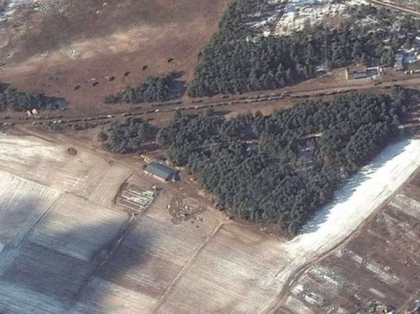 Imazhe nga sateliti: Rusët po ia mësyjnë edhe një herë Kievit