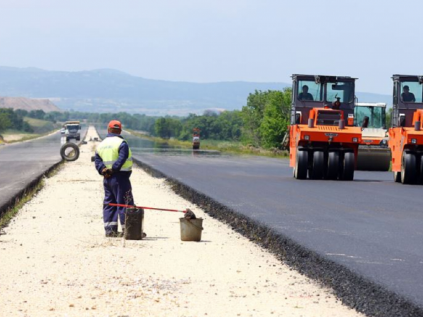 Boçvarski: Investojmë mbi 135 milionë euro në ndërtimin e tre rrugëve eksprese