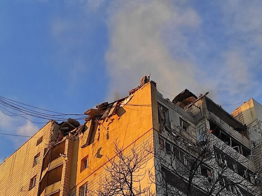 Granatohen disa ndërtesa në Kiev