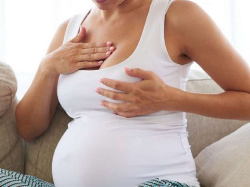 A e ul shtatzënia rrezikun e kancerit të gjirit?
