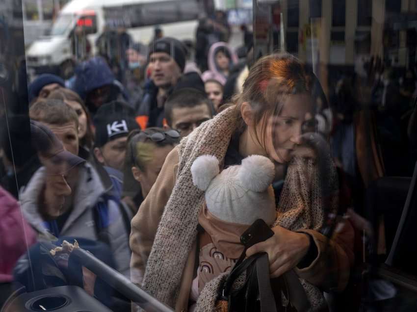 Mbi 6 milionë njerëz e kanë lëshuar Ukrainën