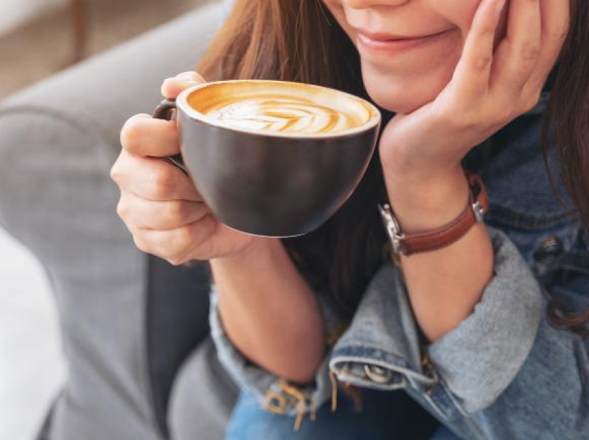 Studimi: Të pini kafe çdo ditë është mirë për zemrën dhe jetëgjatësinë