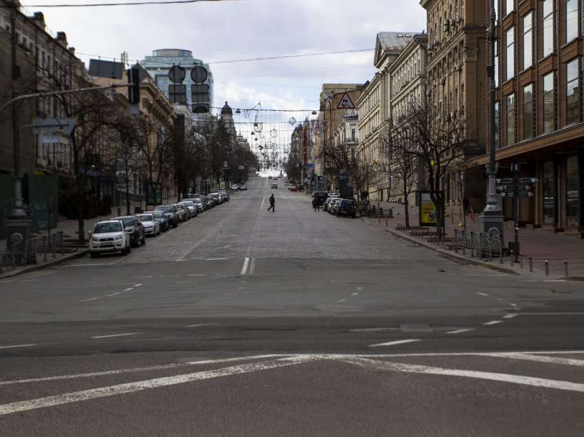 Kievi lehtëson shtetrrethimin derisa sulmet vazhdojnë