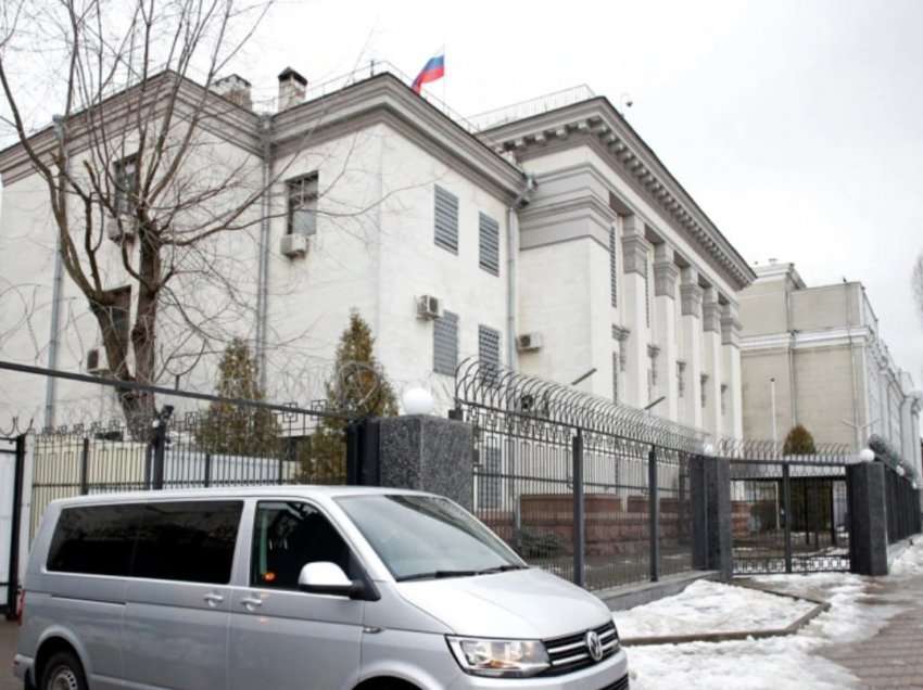 Evropianët dëbojnë dhjetra diplomatë rusë, të dyshuar për spiunazh
