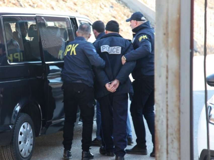 Nga 48 policët e arrestuar në Gjakovë, gjysma e tyre janë liruar!