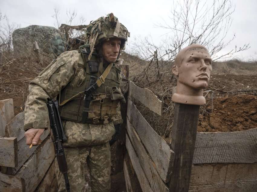 Komandanti ukrainas: Mbrojtësit e Azovstal janë duke luftuar 