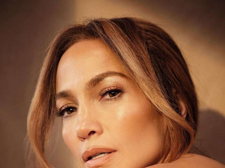 Jennifer Lopez vjen edhe me një paraqitje mahnitëse