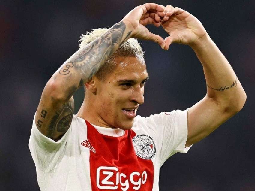 Talenti brazilian i Ajaxit fluturon drejt Parisit