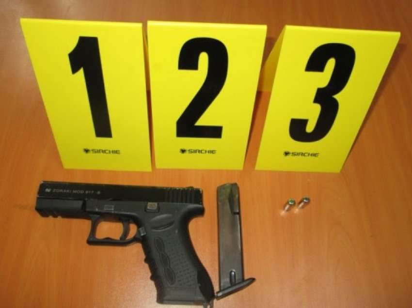 Policia në rajonin e Mitrovicës sekuestron dy armë