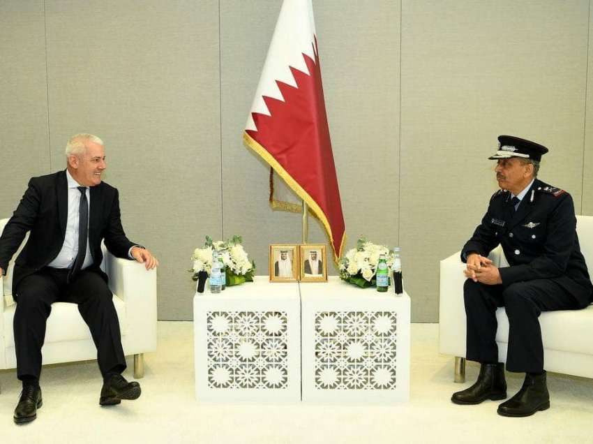 Sveçla në vizitë zyrtare në Katar