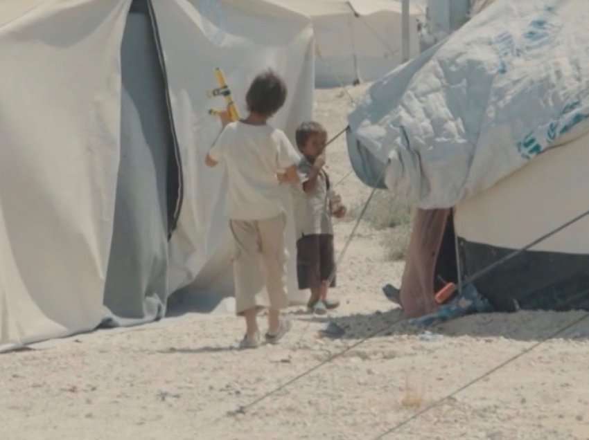 Siri, nxirren nga kampi Al-Hol 4 gra dhe 9 fëmijë shqiptarë