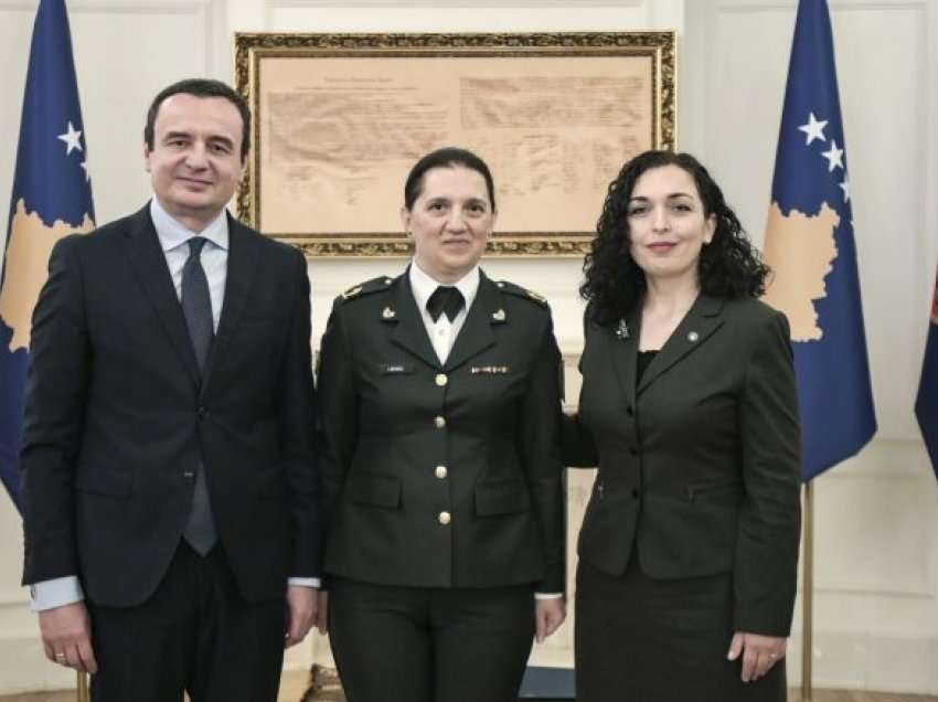 Kryeministri Kurti mori pjesë në ceremoninë e gradimit të gjeneralmajores Irfete Spahiu