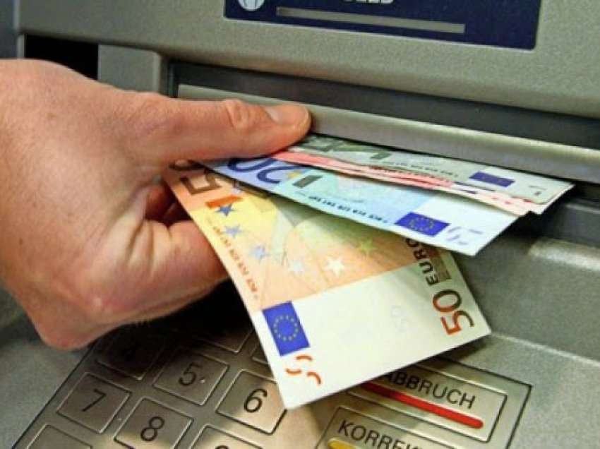 ​Pagat mesatare bruto në 2021 në Kosovë ishin 484 euro