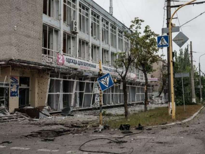 Rusët nuk i ndalin as humbjet e mëdha, përleshje të ashpra në rrugë për të pushtuar Severodonetskun
