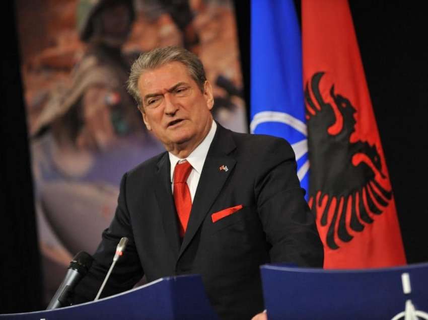 U betua për Kosovën- Sali Berisha ka një paralajmërim të fortë për Aleksandër Vuçiqin: Shqiptarët do reagojnë si komb i vetëm...