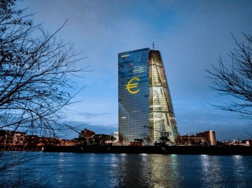 ECB paralajmëron bankat se nuk po bëjnë mjaftueshëm për të zgjidhur sfidat mjedisore